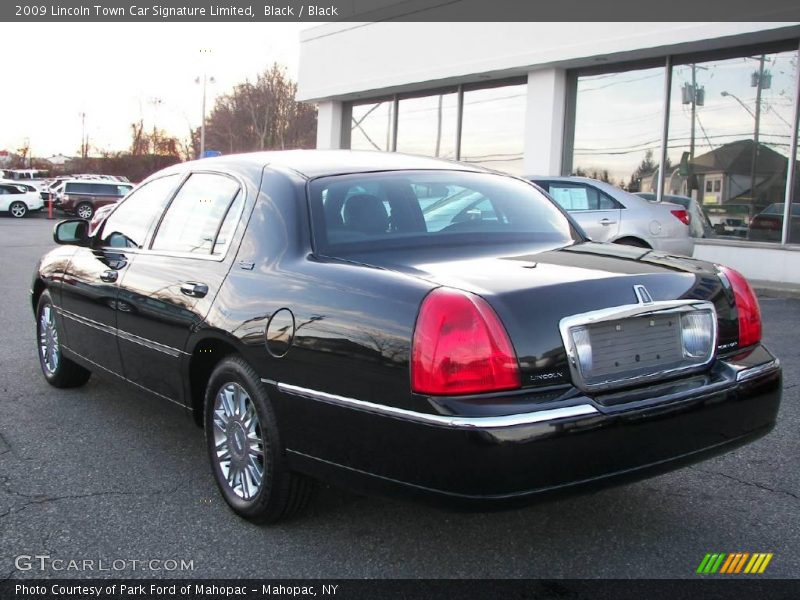Black / Black 2009 Lincoln Town Car Signature Limited