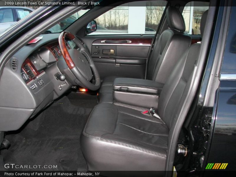 Black / Black 2009 Lincoln Town Car Signature Limited
