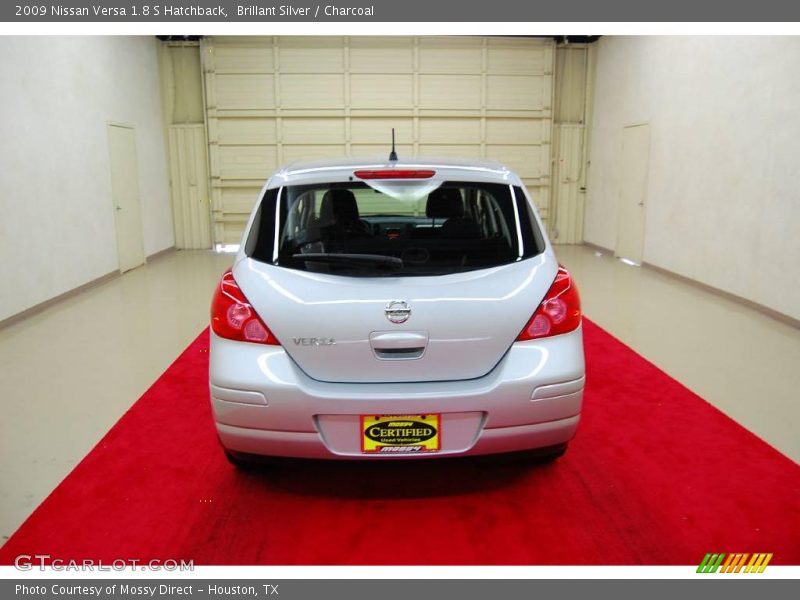 Brillant Silver / Charcoal 2009 Nissan Versa 1.8 S Hatchback