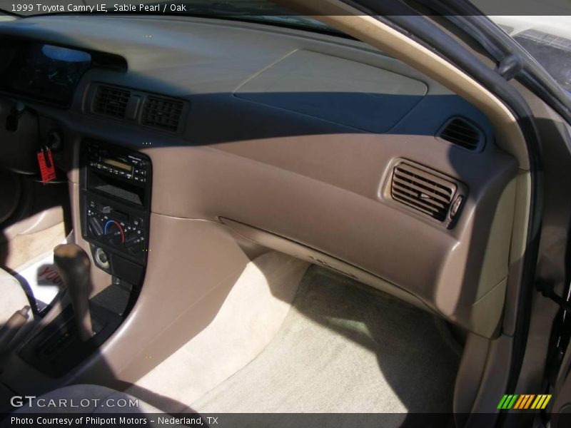 Sable Pearl / Oak 1999 Toyota Camry LE