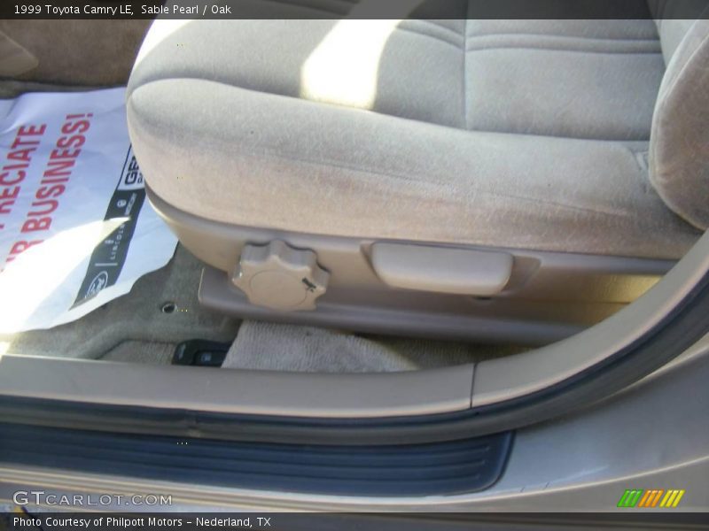 Sable Pearl / Oak 1999 Toyota Camry LE