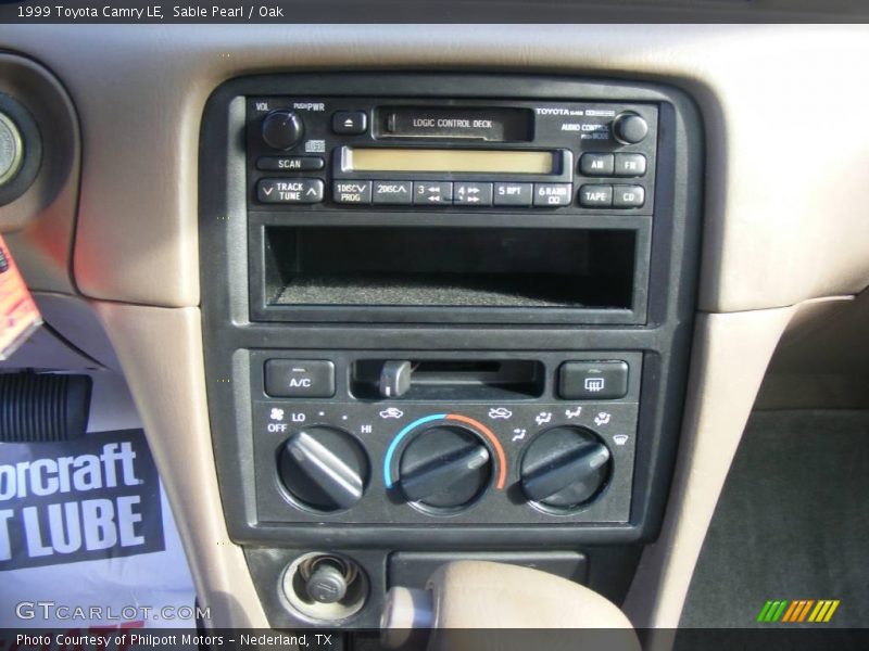Sable Pearl / Oak 1999 Toyota Camry LE
