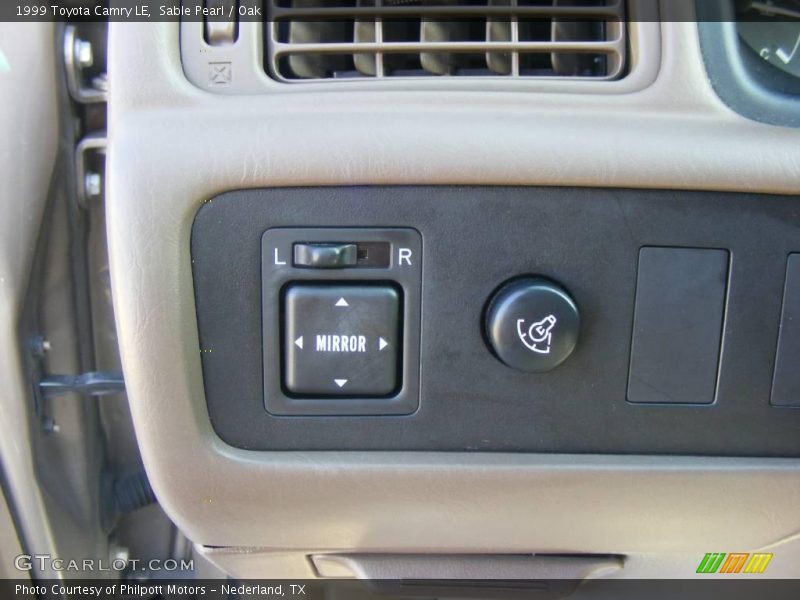 Sable Pearl / Oak 1999 Toyota Camry LE