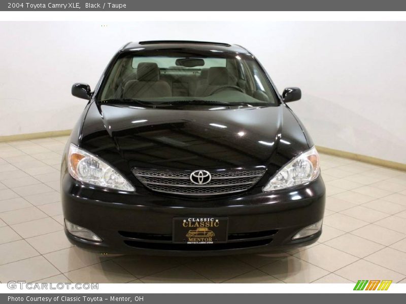 Black / Taupe 2004 Toyota Camry XLE