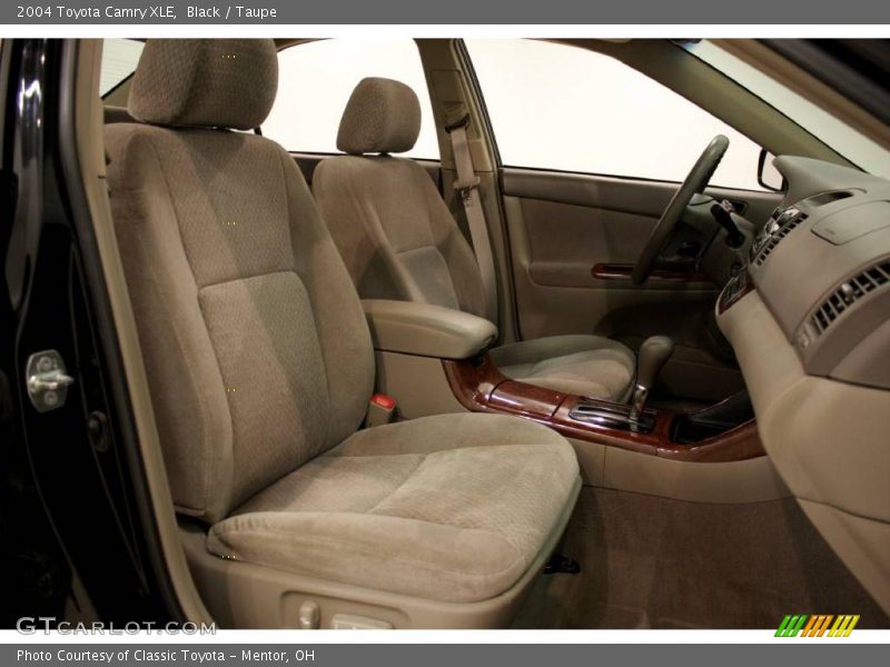 Black / Taupe 2004 Toyota Camry XLE