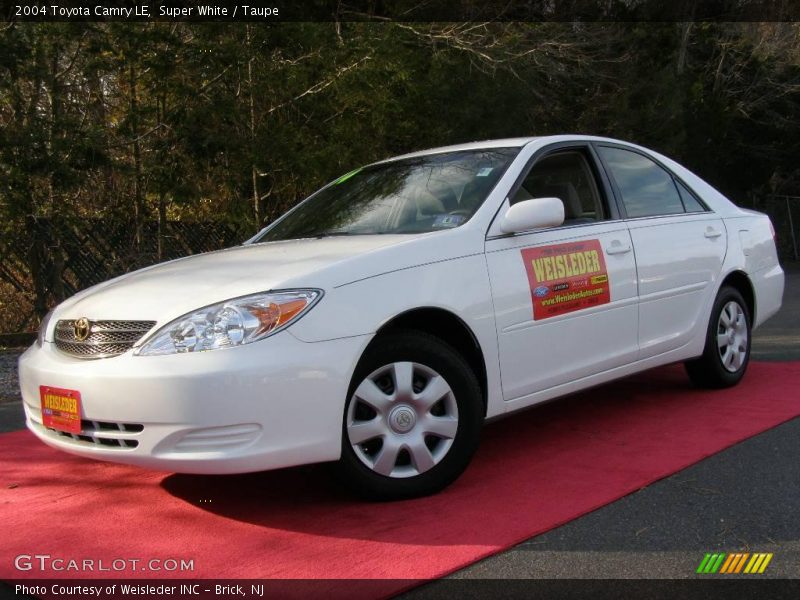 Super White / Taupe 2004 Toyota Camry LE