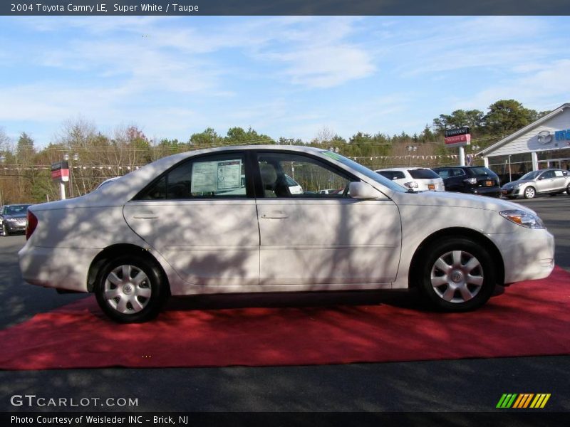 Super White / Taupe 2004 Toyota Camry LE