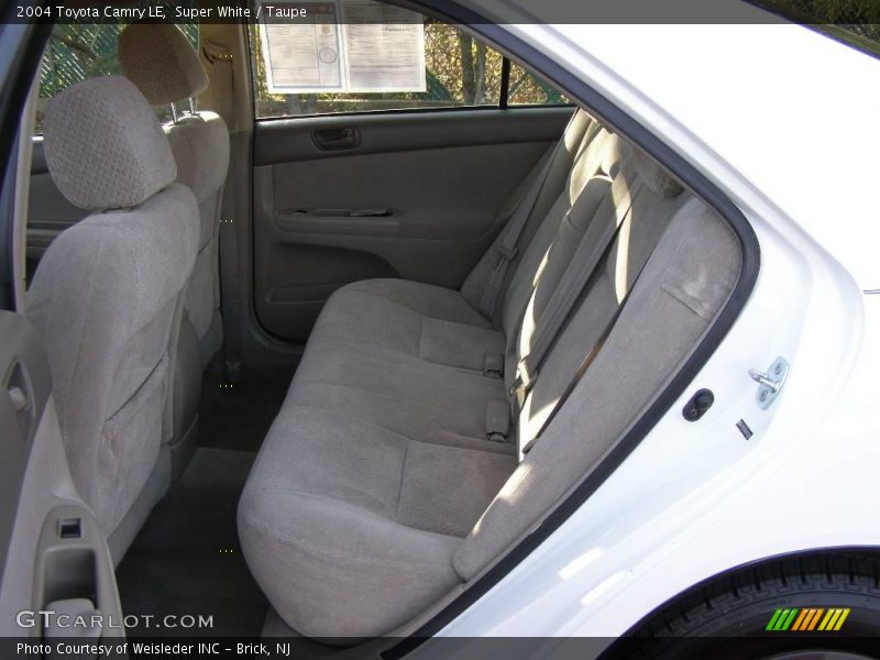 Super White / Taupe 2004 Toyota Camry LE