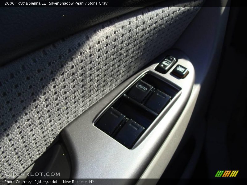 Silver Shadow Pearl / Stone Gray 2006 Toyota Sienna LE