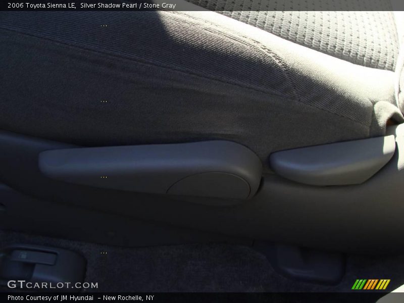 Silver Shadow Pearl / Stone Gray 2006 Toyota Sienna LE