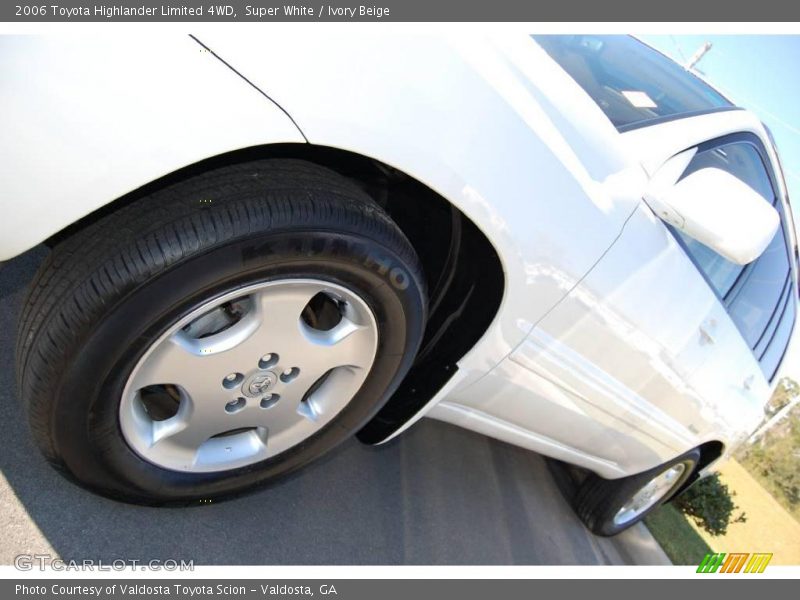 Super White / Ivory Beige 2006 Toyota Highlander Limited 4WD