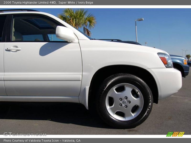 Super White / Ivory Beige 2006 Toyota Highlander Limited 4WD