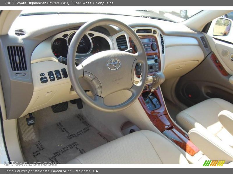 Super White / Ivory Beige 2006 Toyota Highlander Limited 4WD