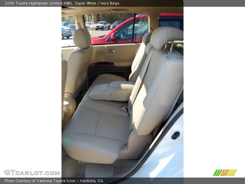 Super White / Ivory Beige 2006 Toyota Highlander Limited 4WD