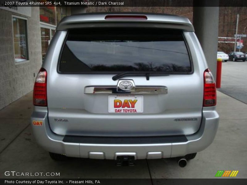Titanium Metallic / Dark Charcoal 2007 Toyota 4Runner SR5 4x4