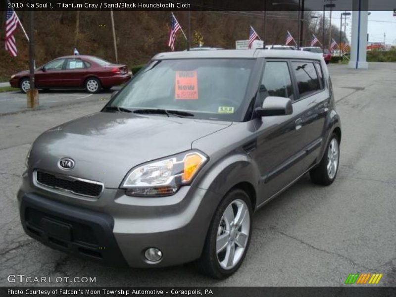 Titanium Gray / Sand/Black Houndstooth Cloth 2010 Kia Soul !