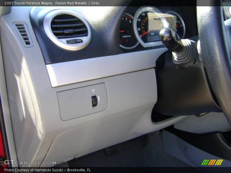 Fusion Red Metallic / Grey 2007 Suzuki Forenza Wagon