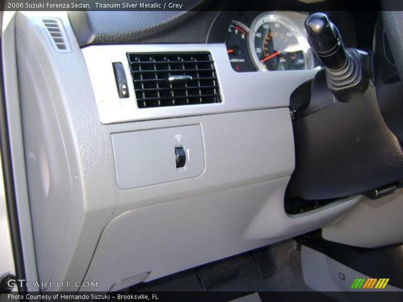 Titanuim Silver Metallic / Grey 2006 Suzuki Forenza Sedan