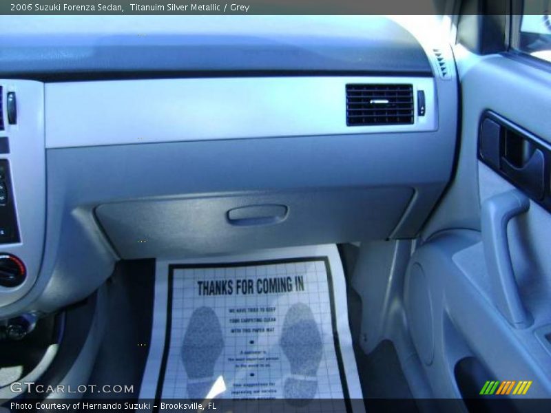 Titanuim Silver Metallic / Grey 2006 Suzuki Forenza Sedan