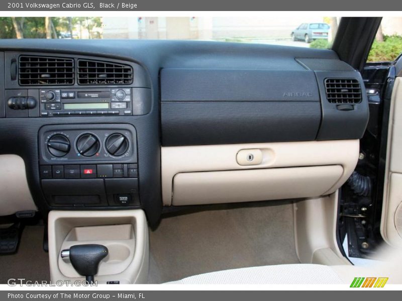 Black / Beige 2001 Volkswagen Cabrio GLS