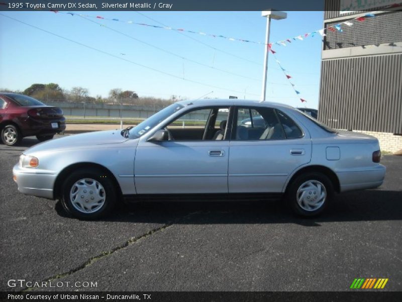 Silverleaf Metallic / Gray 1995 Toyota Camry DX Sedan