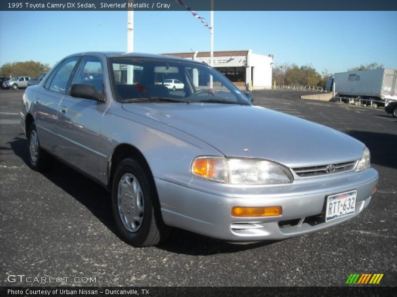 Silverleaf Metallic / Gray 1995 Toyota Camry DX Sedan