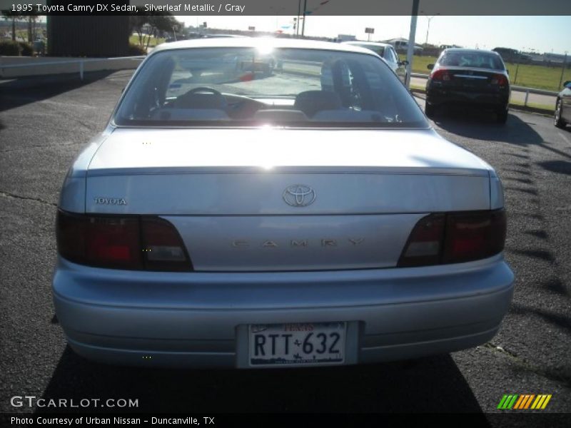 Silverleaf Metallic / Gray 1995 Toyota Camry DX Sedan