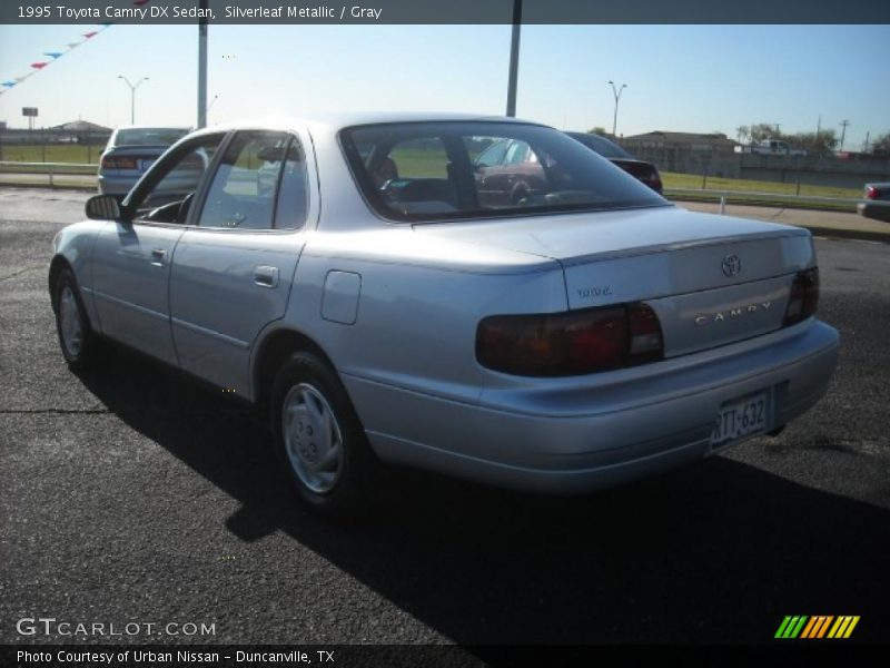 Silverleaf Metallic / Gray 1995 Toyota Camry DX Sedan