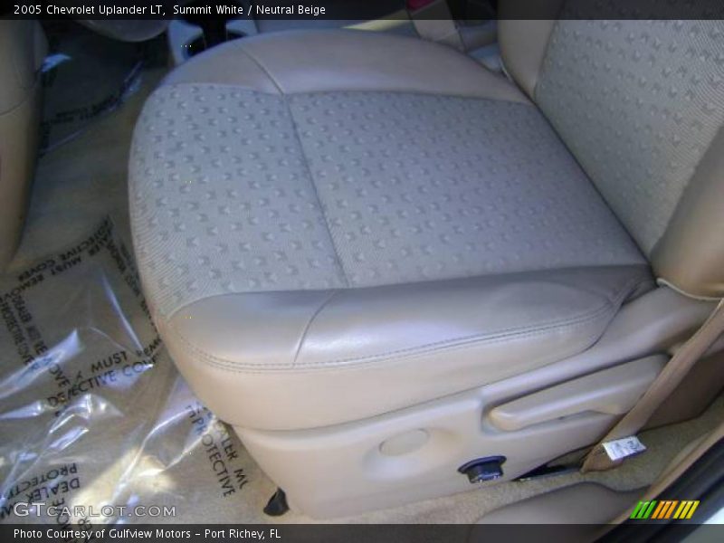 Summit White / Neutral Beige 2005 Chevrolet Uplander LT