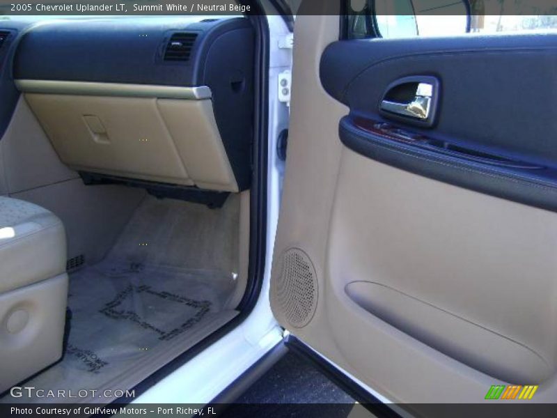 Summit White / Neutral Beige 2005 Chevrolet Uplander LT