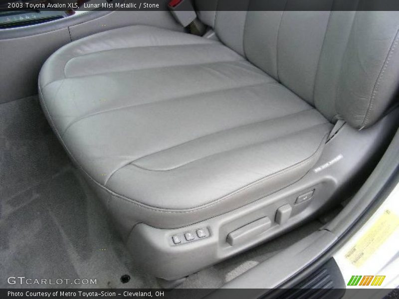 Lunar Mist Metallic / Stone 2003 Toyota Avalon XLS