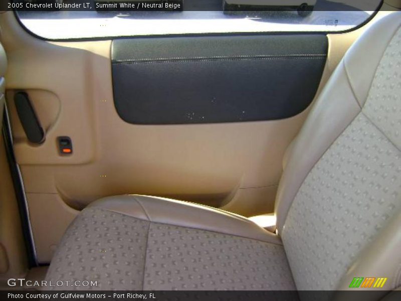 Summit White / Neutral Beige 2005 Chevrolet Uplander LT