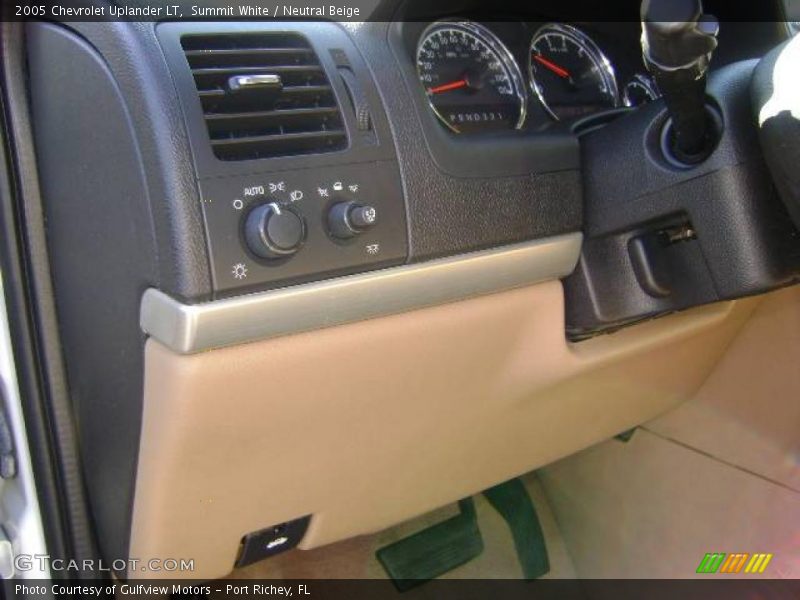 Summit White / Neutral Beige 2005 Chevrolet Uplander LT