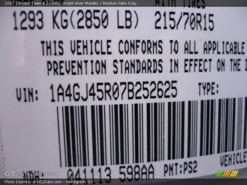 Bright Silver Metallic / Medium Slate Gray 2007 Chrysler Town & Country