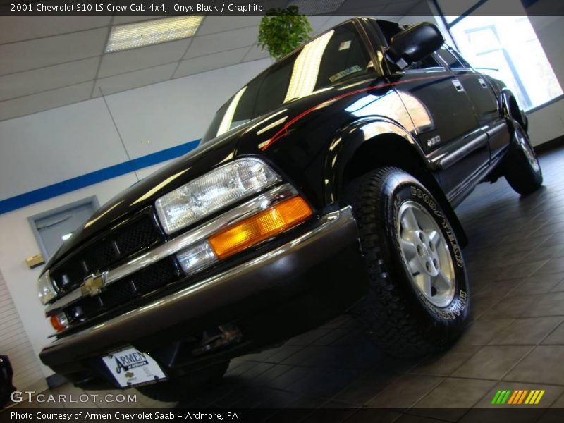 Onyx Black / Graphite 2001 Chevrolet S10 LS Crew Cab 4x4