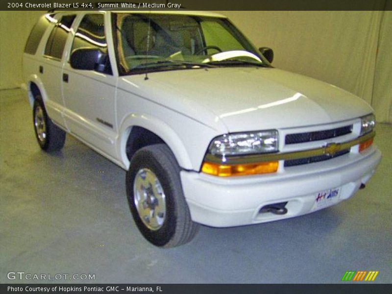 Summit White / Medium Gray 2004 Chevrolet Blazer LS 4x4