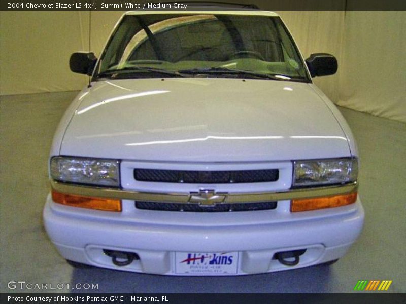 Summit White / Medium Gray 2004 Chevrolet Blazer LS 4x4