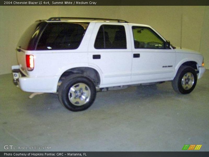 Summit White / Medium Gray 2004 Chevrolet Blazer LS 4x4