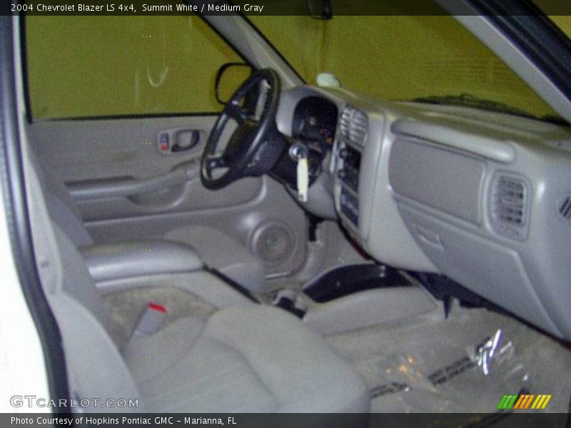 Summit White / Medium Gray 2004 Chevrolet Blazer LS 4x4
