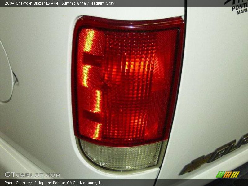 Summit White / Medium Gray 2004 Chevrolet Blazer LS 4x4