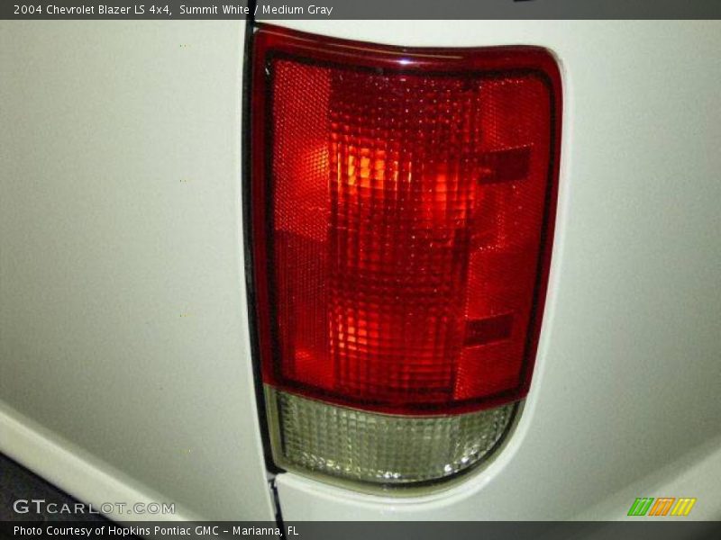 Summit White / Medium Gray 2004 Chevrolet Blazer LS 4x4