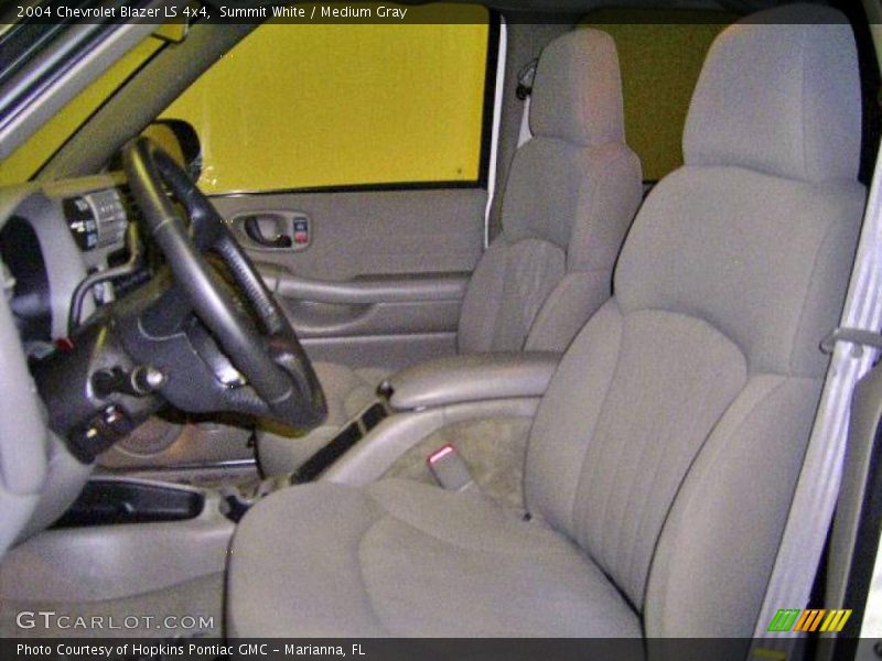 Summit White / Medium Gray 2004 Chevrolet Blazer LS 4x4