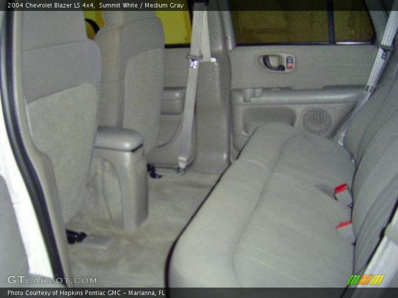 Summit White / Medium Gray 2004 Chevrolet Blazer LS 4x4