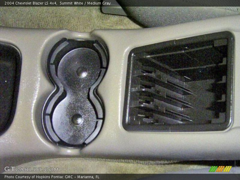 Summit White / Medium Gray 2004 Chevrolet Blazer LS 4x4