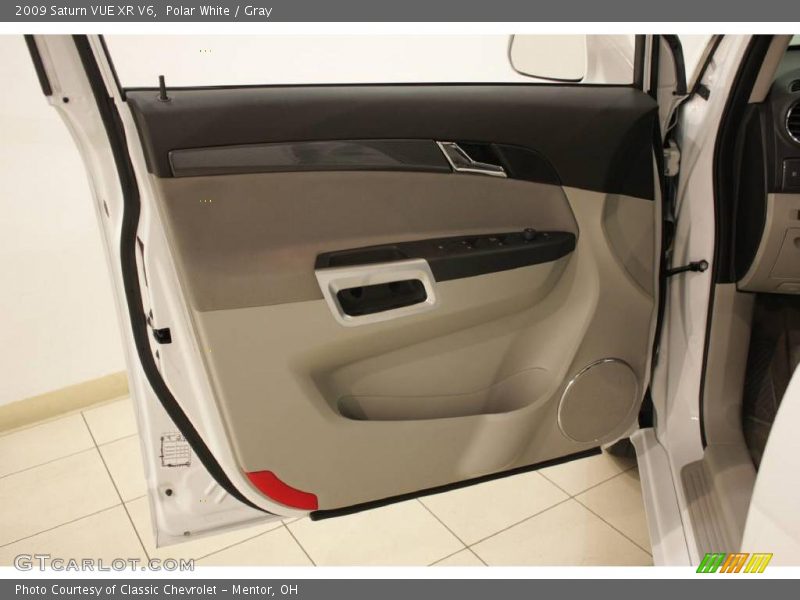 Polar White / Gray 2009 Saturn VUE XR V6
