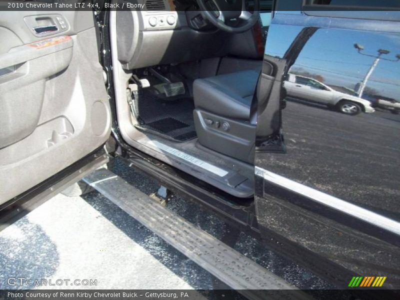 Black / Ebony 2010 Chevrolet Tahoe LTZ 4x4