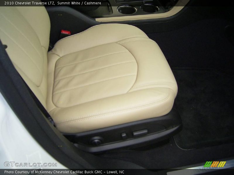Summit White / Cashmere 2010 Chevrolet Traverse LTZ