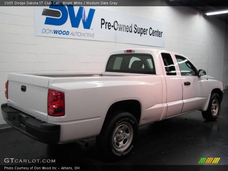 Bright White / Medium Slate Gray 2005 Dodge Dakota ST Club Cab