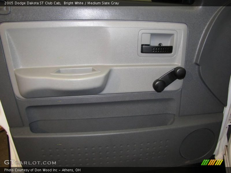 Bright White / Medium Slate Gray 2005 Dodge Dakota ST Club Cab