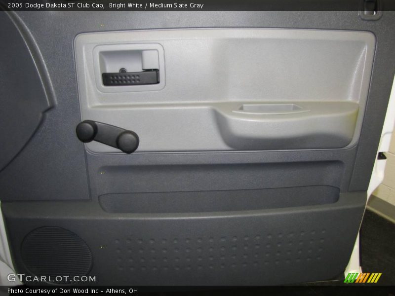 Bright White / Medium Slate Gray 2005 Dodge Dakota ST Club Cab